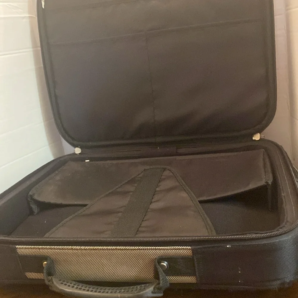 DELL LABTOP CARRYING CASE